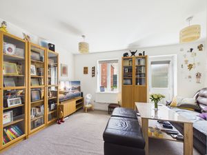 Lounge- click for photo gallery